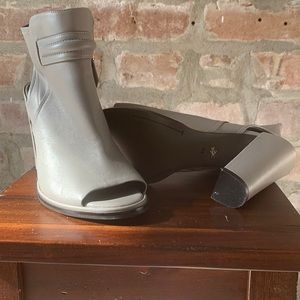 Sydney grey leather peekaboo toe booties and heel size 8